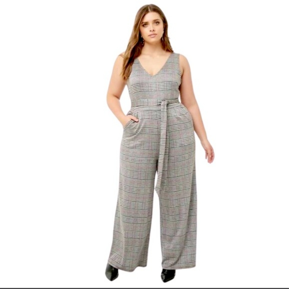 Forever 21 plaid grey jumpsuit with matching belt. V neck size 3x
